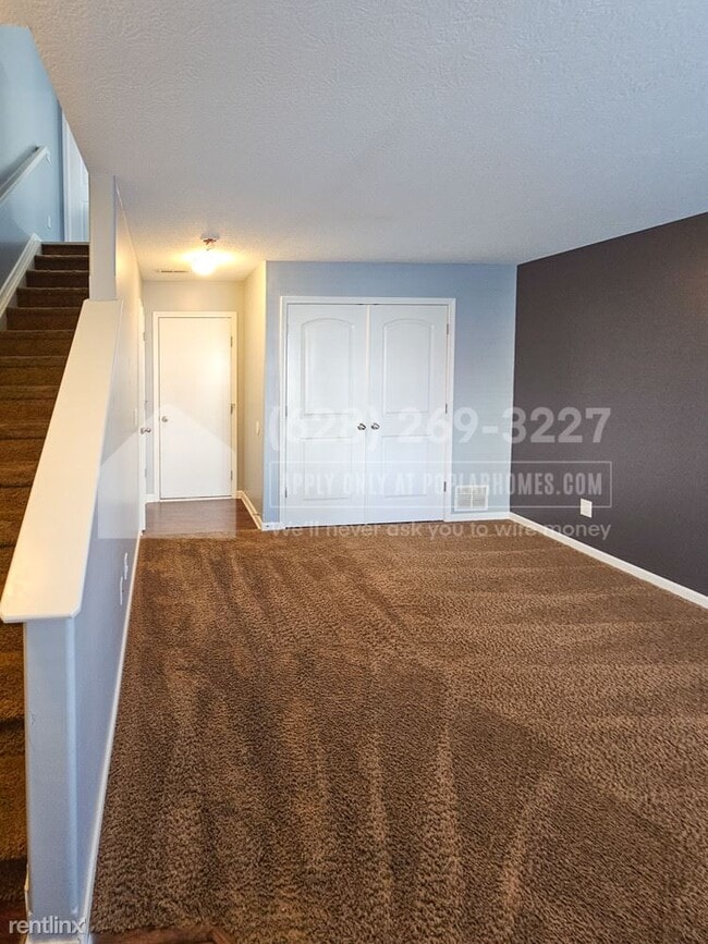 Building Photo - 2 br, 3 bath Townhome - 5927 Winberry Cree...
