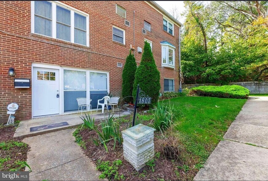 Building Photo - 1807 Addison Rd S