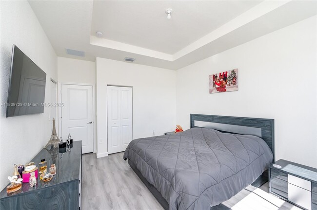 Building Photo - 26480 SW 148th Ct
