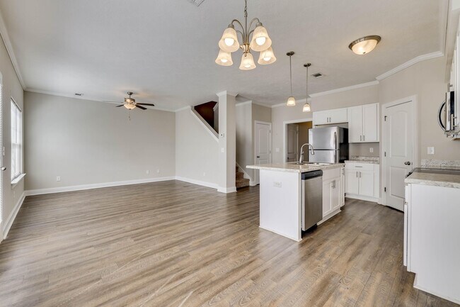 Building Photo - 4281 Valencia Ln