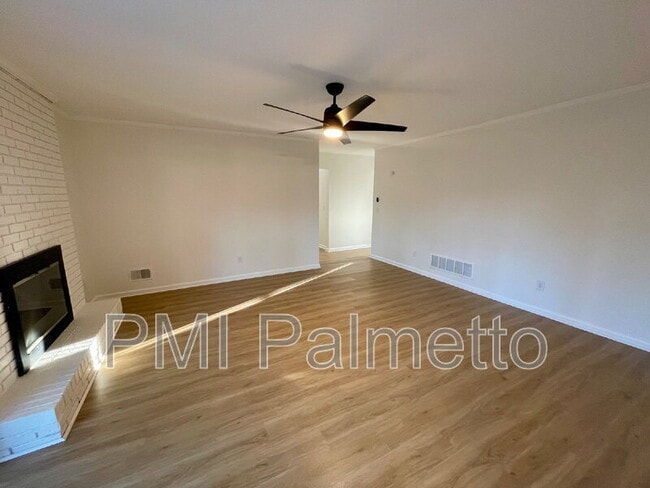 Building Photo - 2816 Wales Rd