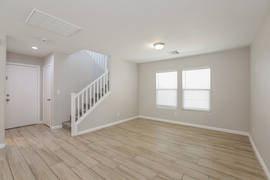 Building Photo - 6218 Lone Cypress Ct