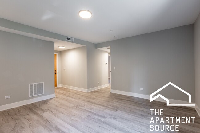 Building Photo - 1135 Oak Ave