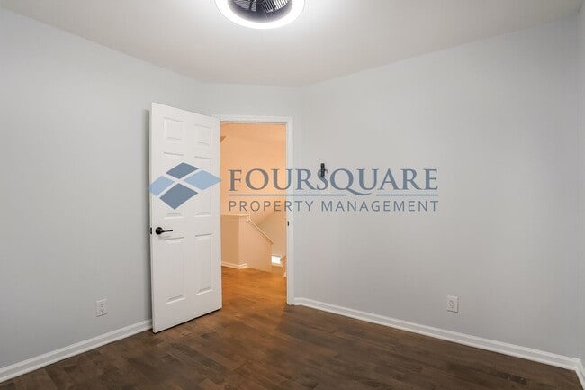 Building Photo - Spacious 3-Bed, 2.5-Bath Single Family Home with Modern Finishes & Back Deck