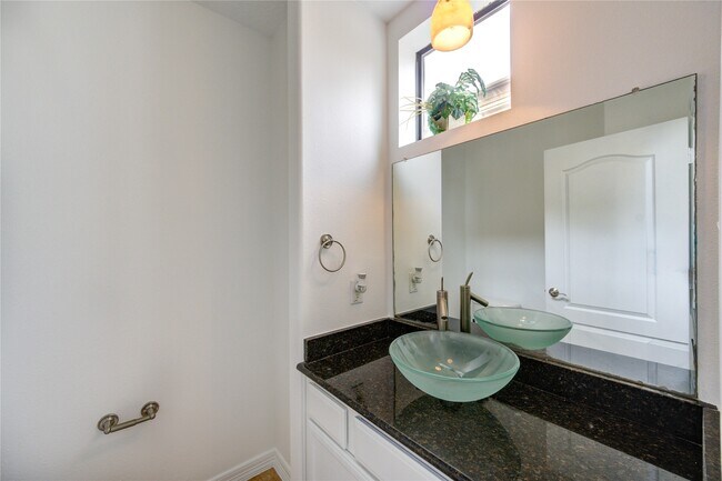 Building Photo - 5701 Kiam St