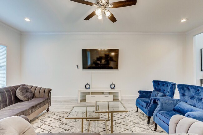 Building Photo - 14510 Sanour Dr