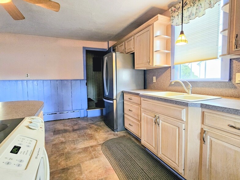 Building Photo - 453 Fruitville Pike