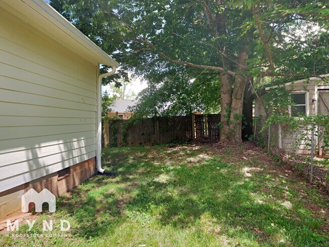 Building Photo - 2310 Ramblewood Cir