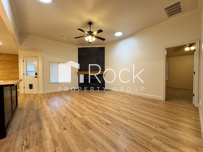 Building Photo - 3 Bed/2 Bath Edmond Home **AMAZING Locatio...