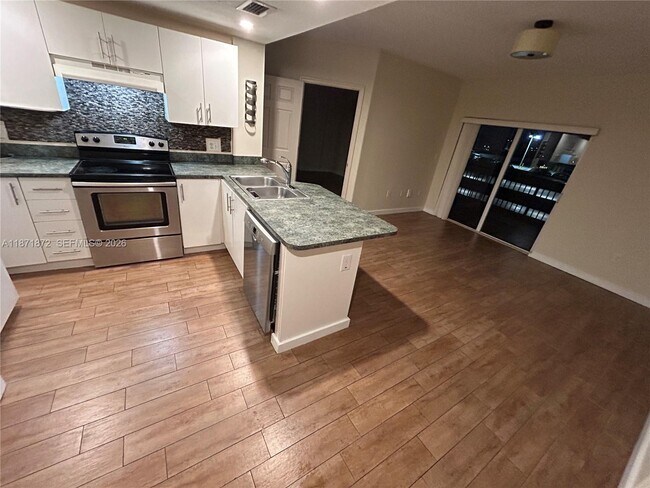 Building Photo - 3410 Coral Wy