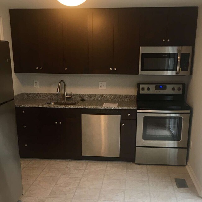 Building Photo - 21 Kirwin Ct