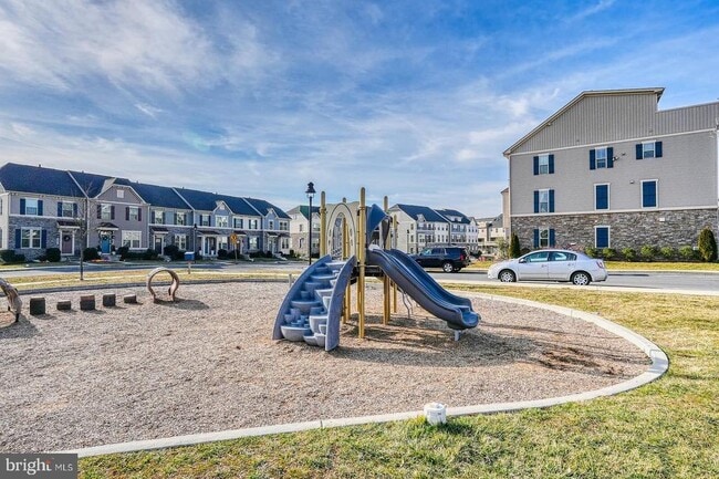 Building Photo - 5831 Pecking Stone St