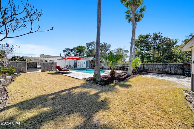 Building Photo - 412 Lantana St