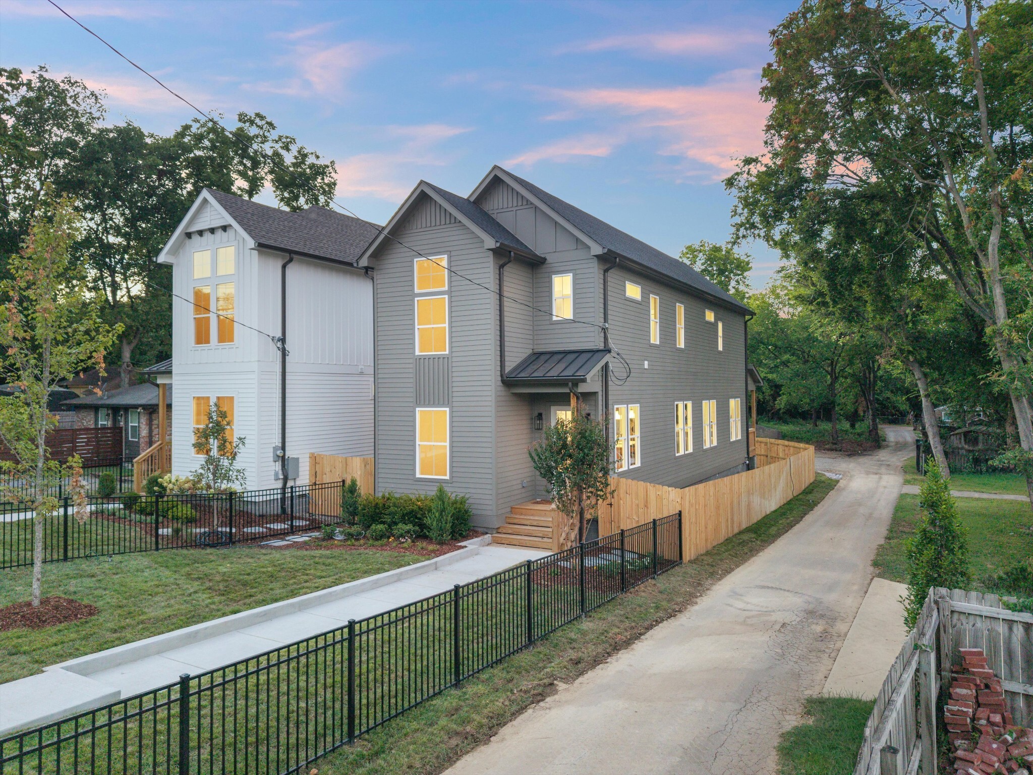 Building Photo - 2826 Clifton Ave