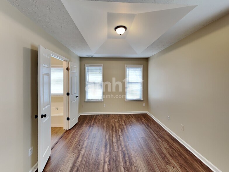 Building Photo - 3840 Kirkwood Run