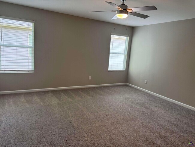 Building Photo - 186 Price Ml Trl