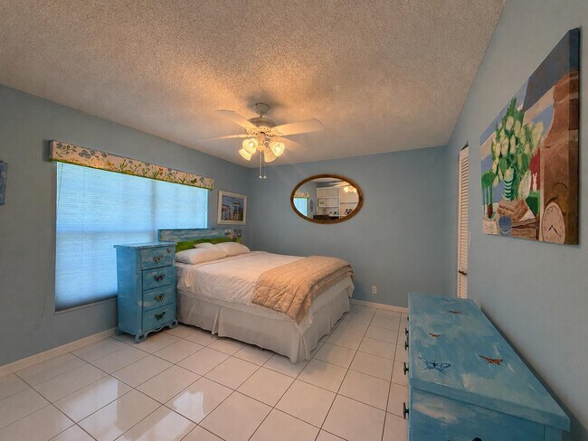 Building Photo - 7758 Cloverfield Cir