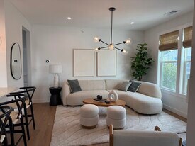 Building Photo - 130 River Landing Dr
