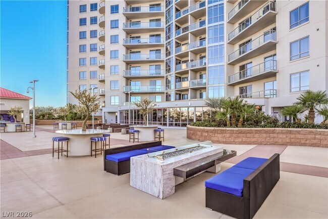 Building Photo - 200 W Sahara Ave