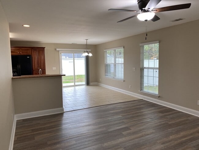 Building Photo - 152 Scarlett Ln