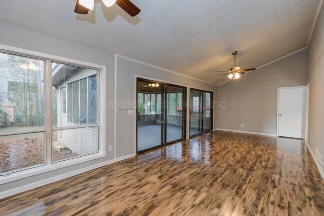 Building Photo - 2700 Creekview Point NW