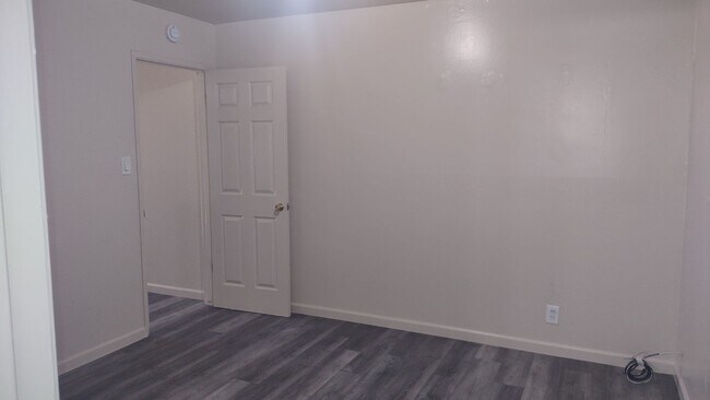 Building Photo - 5626 53rd St