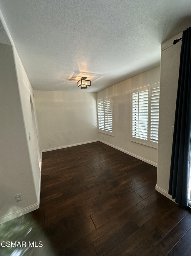 Building Photo - 29723 Strawberry Hill Dr