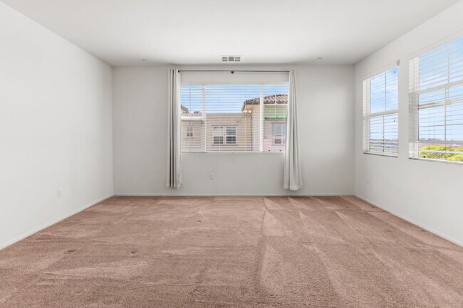 Building Photo - 1205 Calle Seabass