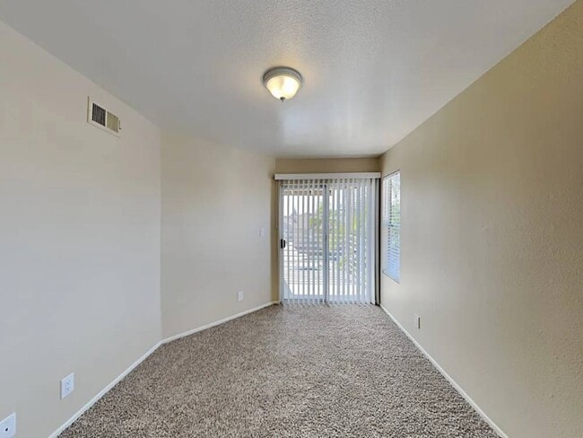 Building Photo - 13405 Bixler Ave
