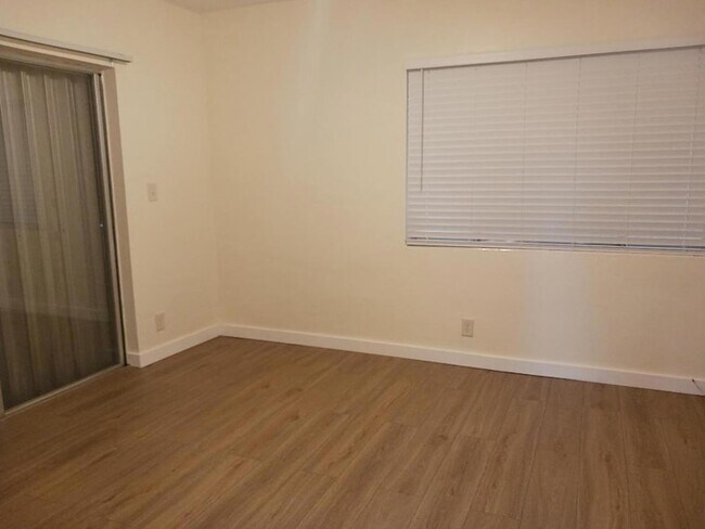 Building Photo - 1980 Sunset Ave