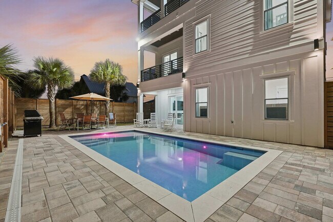 Building Photo - 14300 Millcole Ave