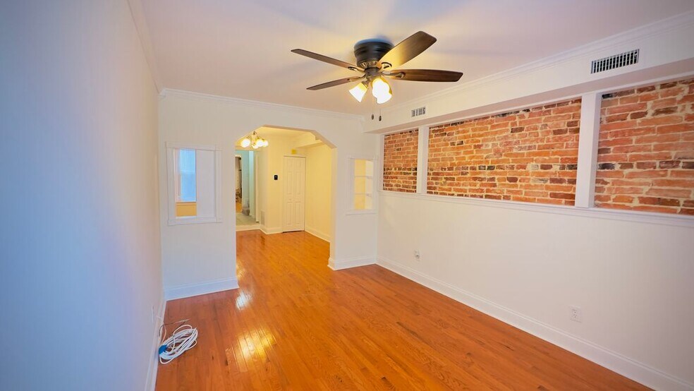 Building Photo - 2234 Fleet St