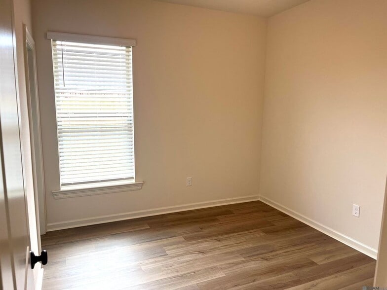 Building Photo - 35657 Woodland Ridge Dr