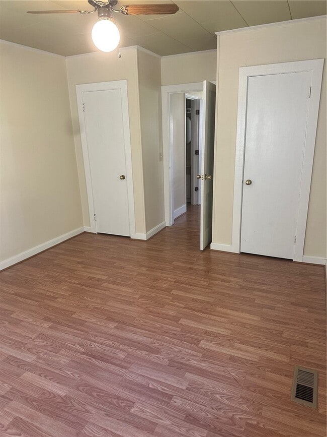 Building Photo - 122 Cedar St