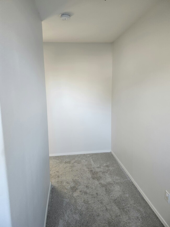 Building Photo - 203 NE 55th Ave