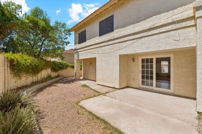 Building Photo - 1743 E Tara Dr