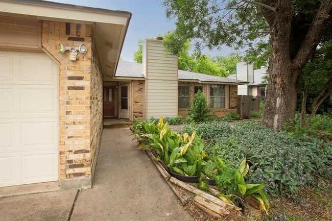 Building Photo - 9902 Brasher Dr