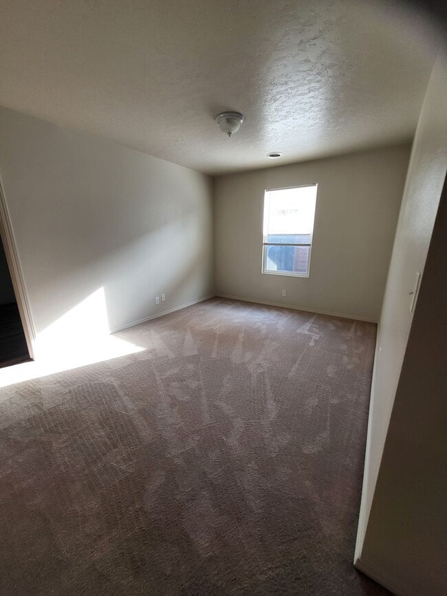 Building Photo - 3097 E Shaver Ct