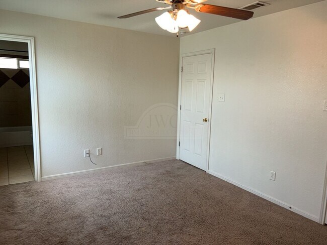 Building Photo - 1206 Cinch Dr