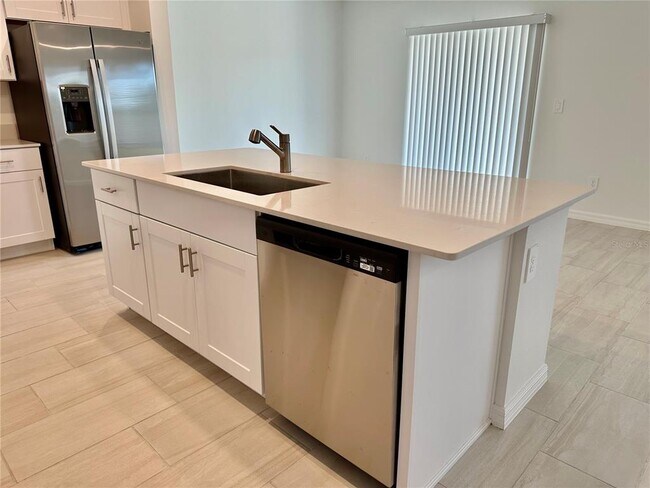 Building Photo - 17761 Pleasantview Blvd