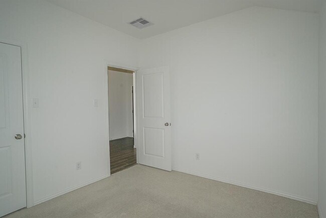 Building Photo - 16114 Sommerall Creek Ln