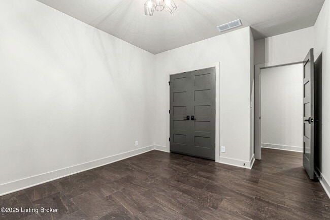 Building Photo - 11308 Peppermint St