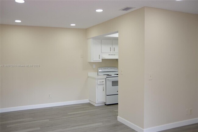 Building Photo - 2113 NW 59th Terrace
