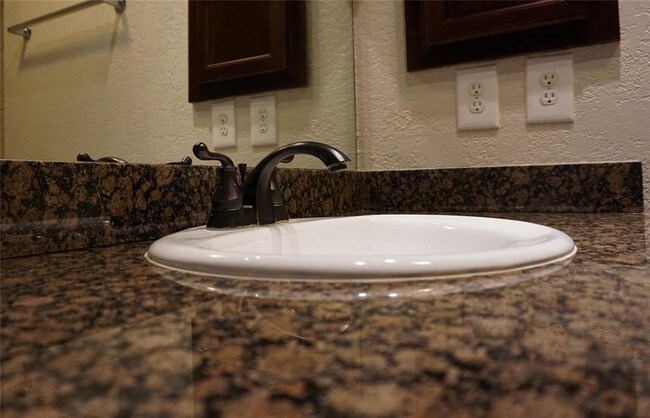 Building Photo - 2207 S Braeswood Blvd