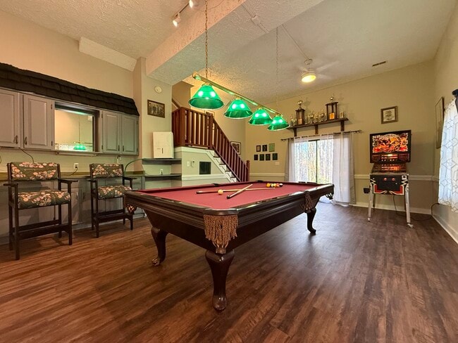 Building Photo - 505 Westbrook Dr