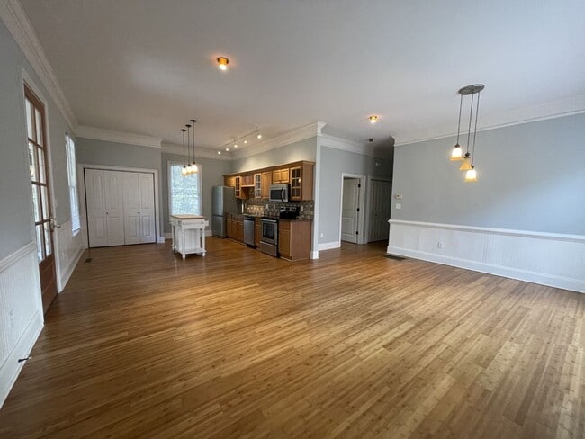 Building Photo - PRE-LEASING FOR AUGUST 2026!