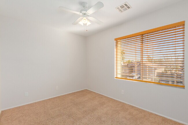 Building Photo - 1462 W. Roadrunner Dr.