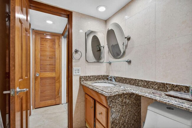 Building Photo - 2671 S Course Dr