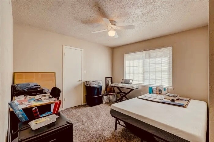 Building Photo - 1817 E Lindsey St