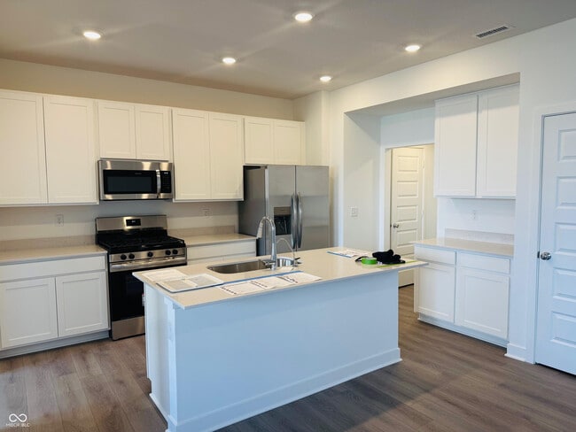 Building Photo - 15190 Swallow Fls Wy